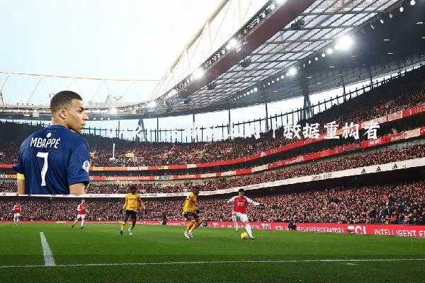 VAR:足球场上的「数据重构者」